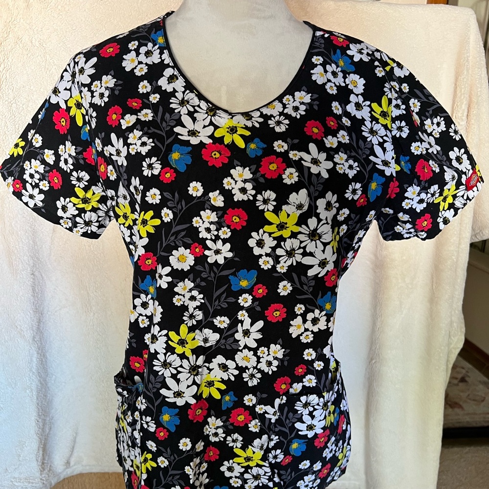 Dickies Women’s Scrub Top